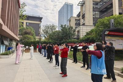 豹子溪社区重阳节活动：一碗梨汤暖重阳 一套锦拳享安康