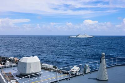 南海某海域，展开海上多课目训练南部战区