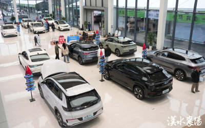 襄阳“侠义公交”走红：一家国企的“自强焕新”改革故事