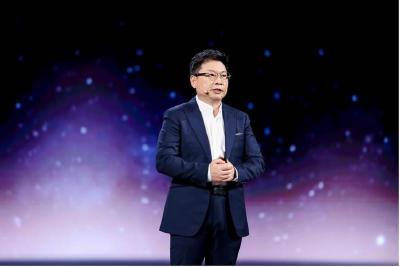 腾势全球首位车主是余承东