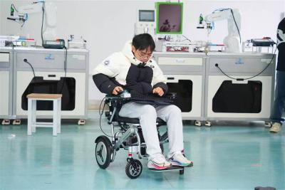 轮椅也能“无人驾驶”了！三峡大学研发国产智能轮椅，实现“一键导航”