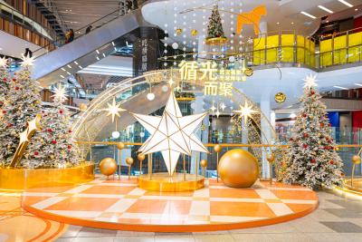  武汉荟聚圣诞亮灯启幕 十余场活动开启冬日狂欢