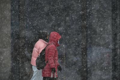 三股冷空气接连来袭 我国多地迎降雪