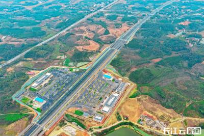 赤壁长江大桥东延段通过交工验收 湖北南下再添大通道