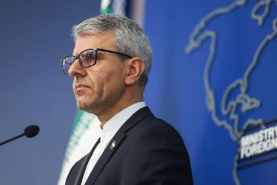 伊朗外交部：美军事活动正在威胁国际和平与安全