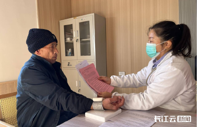 十堰郧西：家庭病床“上门服务”守护最美“夕阳红”