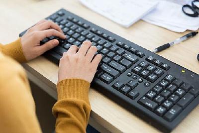 中央网信办严打一批涉学术论文买卖违法违规账号