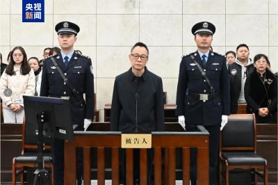 云南省委原常委、省政府原副省长李石松受贿案一审宣判