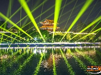 图集 | 荆州古城凤凰灯光秀浪漫上演