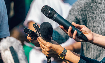 争做新时代的大记者大编辑