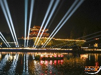 图集 | 荆州古城凤凰灯光秀浪漫上演