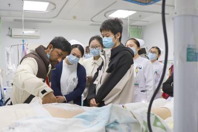 三个月后，他们跨越千里在武汉相见