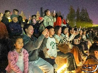 图集 | 荆州古城凤凰灯光秀浪漫上演