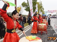 荆州全民健身跑 活力与秋色共舞