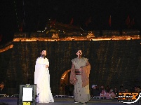 图集 | 荆州古城凤凰灯光秀浪漫上演