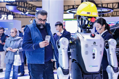 “最具技术含量的一届展会”，各种应用场景扑面而来，武汉人形机器人组团亮绝活