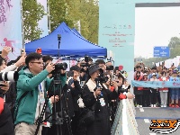 荆州全民健身跑 活力与秋色共舞