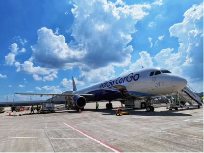 花湖机场今年国际货运航班架次破万 同比增长93.6%