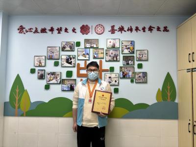 热血暖寒冬，00后志愿者捐献造血干细胞