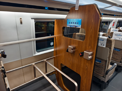 坐着高铁去滑雪！12月7日起京张高铁8趟列车试点“雪具便利行”服务