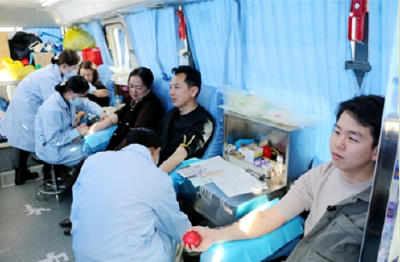 荆门市红十字会联合市鲁商联合会开展无偿献血公益活动