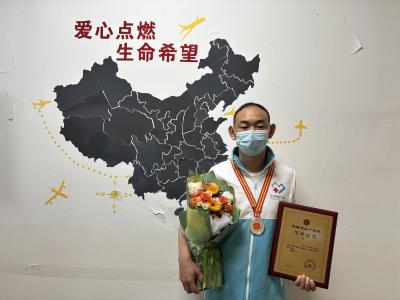 一次跨越12年的善举，荆州志愿者成功捐献造血干细胞