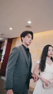 影后老婆离婚后，我火遍全网49