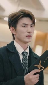 影后老婆离婚后，我火遍全网77