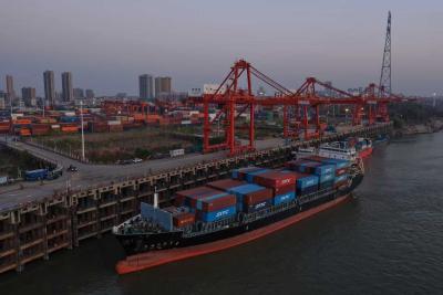 同比增幅达304.05%，武汉港货物吞吐量迎来爆发式增长