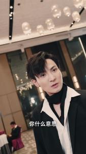 影后老婆离婚后，我火遍全网13