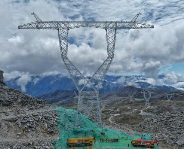 我国首个进入川藏高原腹地特高压工程今日建成投运