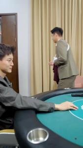 下山后风云巨动（千王）39