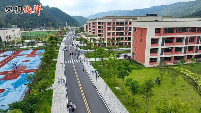 【央视快评】为人民出政绩 以实干出政绩