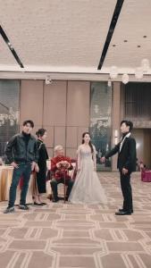 影后老婆离婚后，我火遍全网30