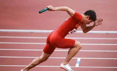 苏炳添独家回应正式退役：100米跑道留下我的故事