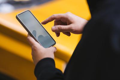 向好友发不雅照算违法？新修订的治安管理处罚法解读→