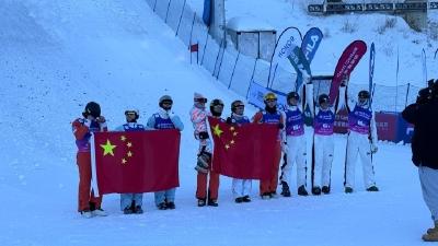 中国队包揽国际雪联世界杯云顶站团体赛冠亚军