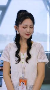 她在寒风中绽放30