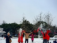 图集 | 踏雪寻梅，沙市中山公园寒梅盛放