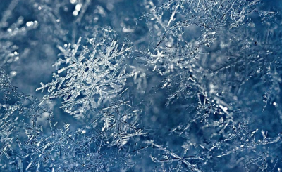 冷知识：为何没有两片完全相同的雪花？