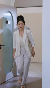 她在寒风中绽放85