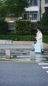 她在寒风中绽放40