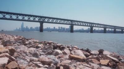 《奔跑吧，长江》