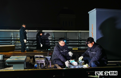 武汉地铁露天线路装上“暖宝宝” 全力应对首轮寒潮