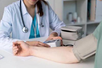 为什么有些人的血管容易堵？一个动作自测血管抵抗力