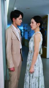 她在寒风中绽放49