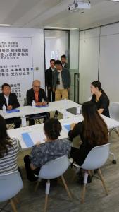 她在寒风中绽放79