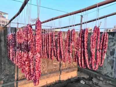 一根香肠串起邻里情，六草屋社区的 “文明味” 真香！