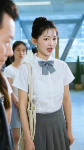 她在寒风中绽放4