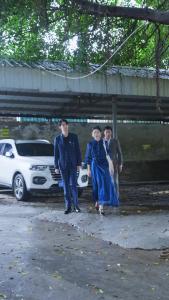 她在寒风中绽放61